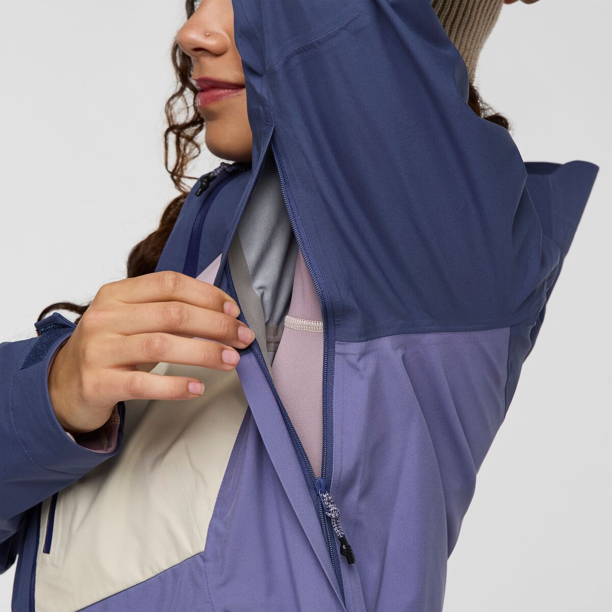 Impermeo 3L Hooded Shell Jacket - Women's - Image 45